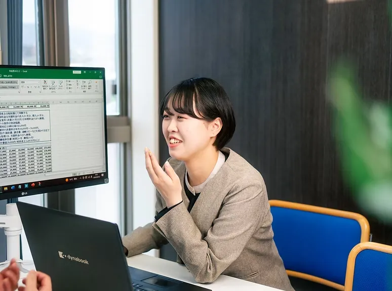 接客業から事務職へ——総務スタッフとして幅広く会社を支える : サムネイル